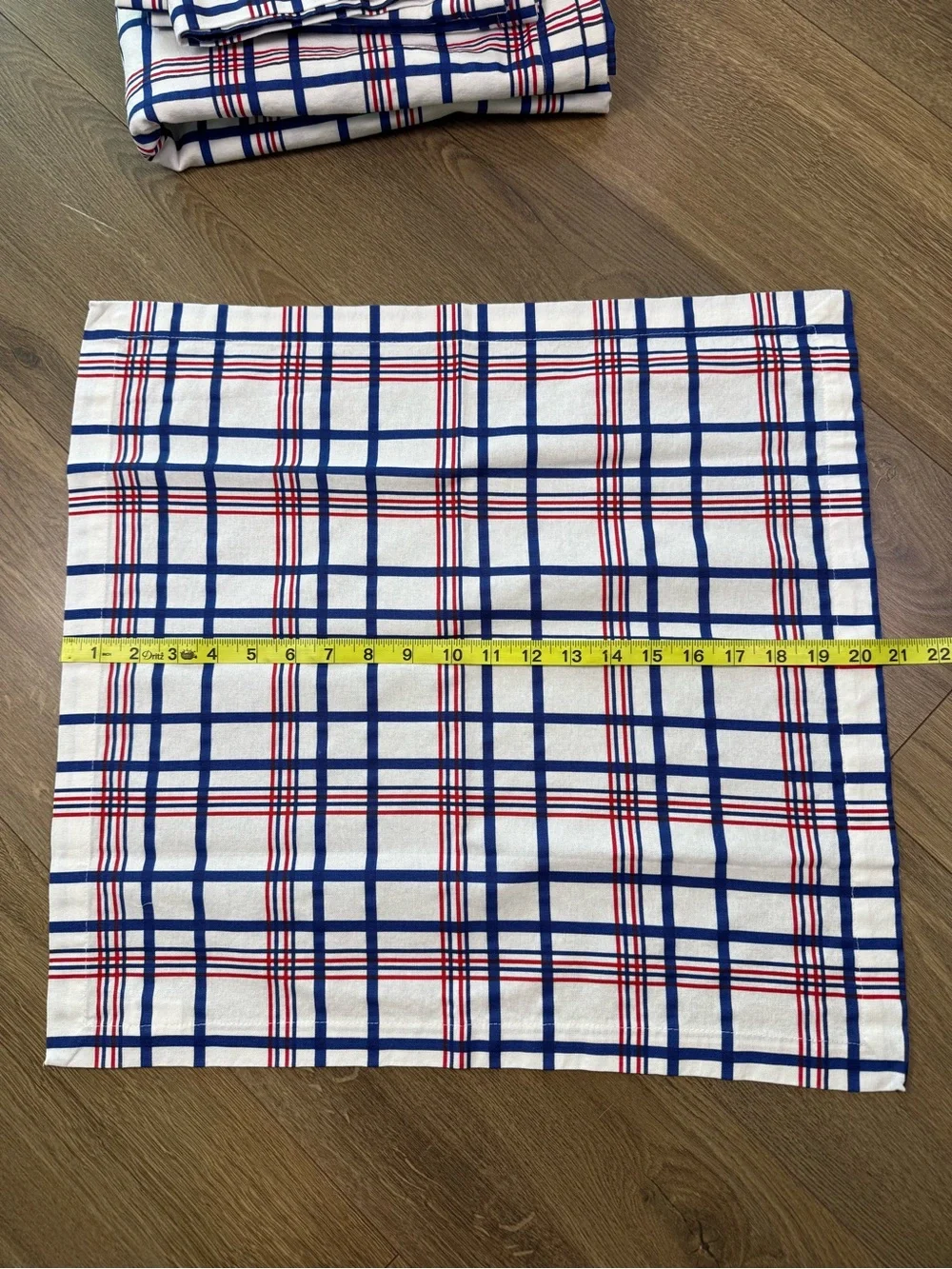 Sur La Table Fourth of July Plaid Tablecloth 120x70 w/ 8 Napkins Red White Blue